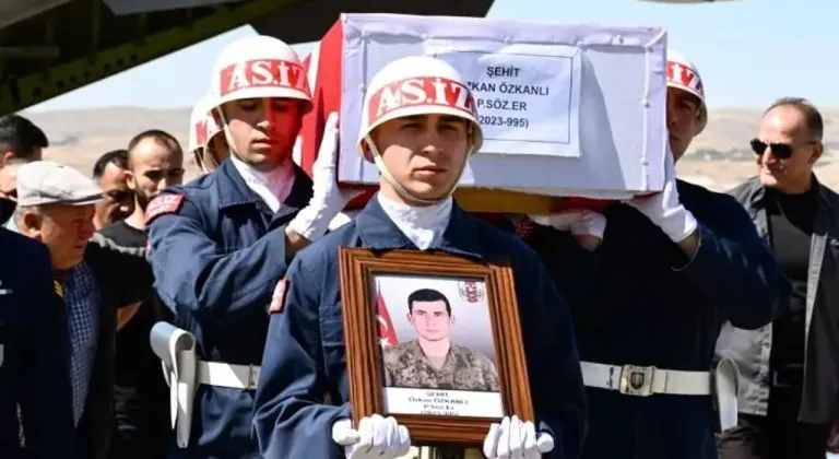 Sözleşmeli Er Özkanlı için Aksaray'da tören