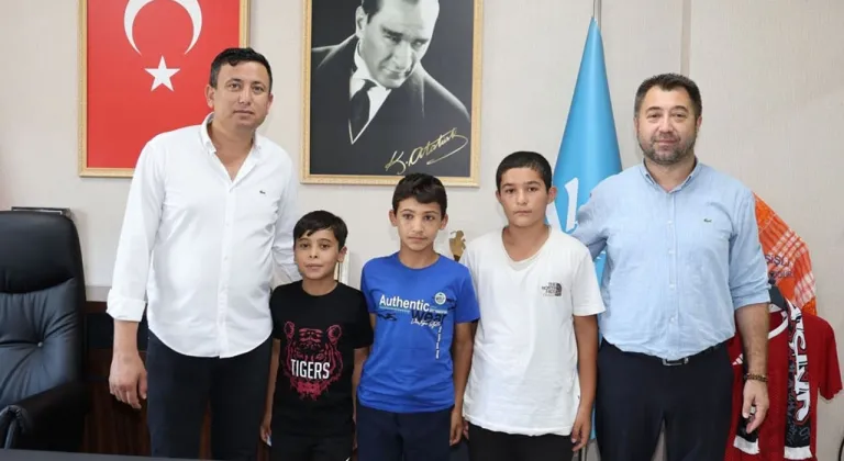 Spor sever gençler Aksu belediyesi’ne ziyaret etti