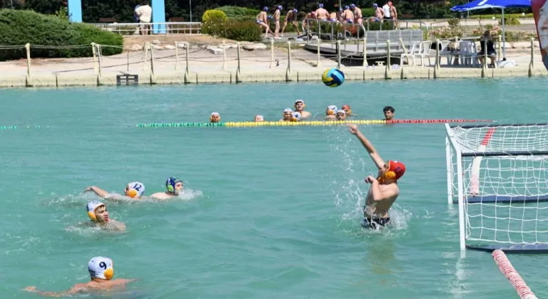 Spor ve eğlence Osmangazi'de Su topu Festivali'nde birleşti