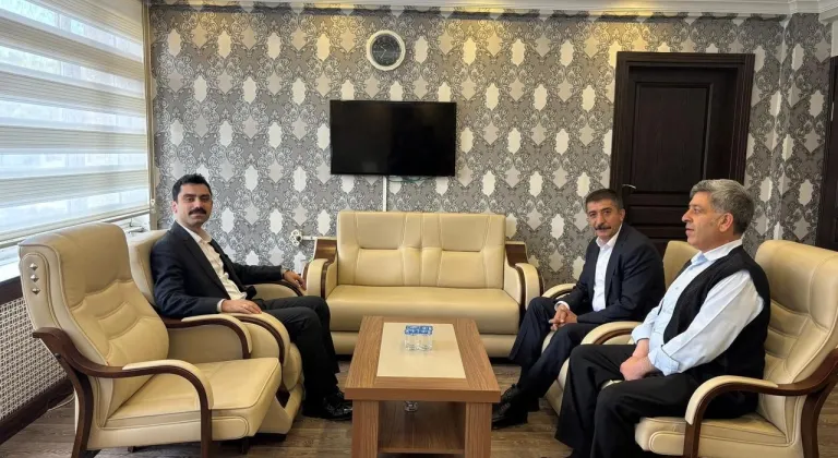 Susuz Belediye Başkanı Yantemur’dan Kaymakam Tutal’a hayırlı olsun ziyareti