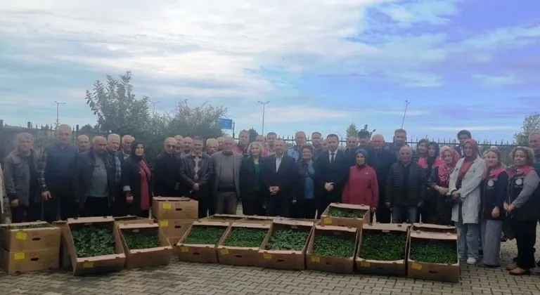 Trabzon'da fidan dağıtım etkinliği gerçekleştirildi