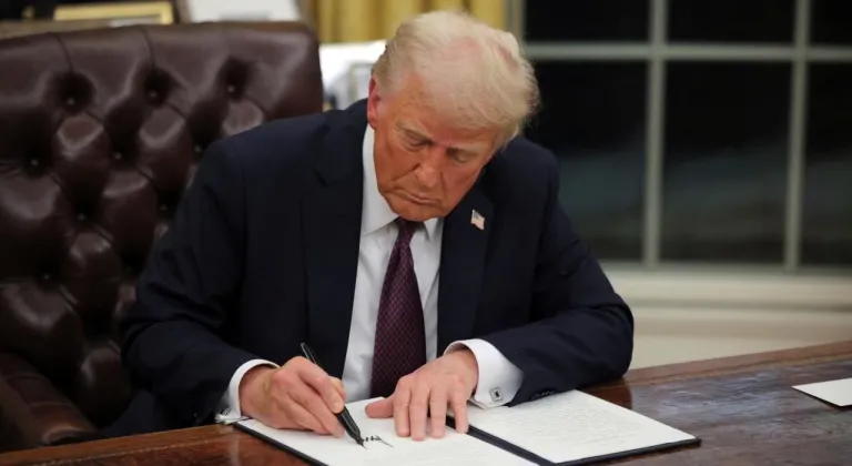 Trump, Çin’e uygulanan yüksek tarifelerin askıya alınma süresini 90 gün uzattı