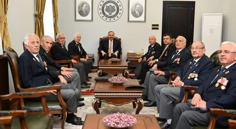 Vali Erin, gazileri makamında ağırladı