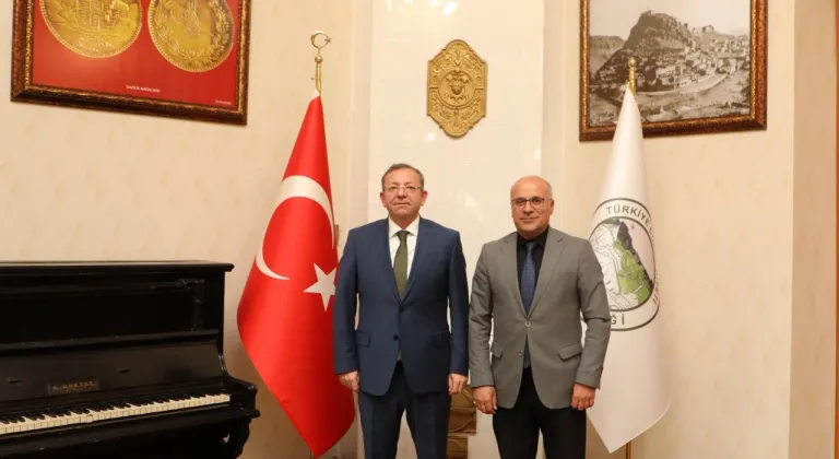 Vali Ziya Polat, Erzurum Vakıflar Bölge Müdürü Murat Uslu’yu ağırladı