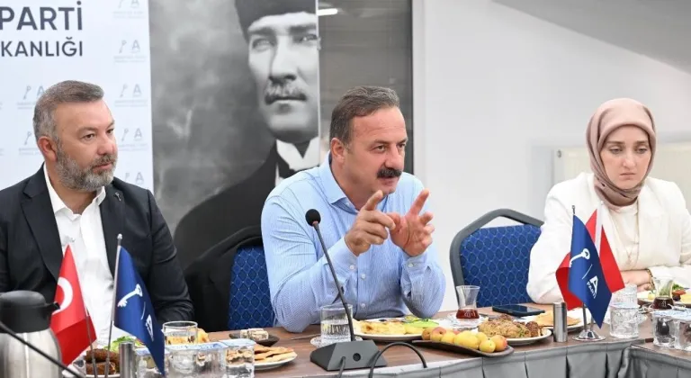 Yavuz Ağıralioğlu avukatlarla buluştu: Gündemde anayasa değişikliği vardı
