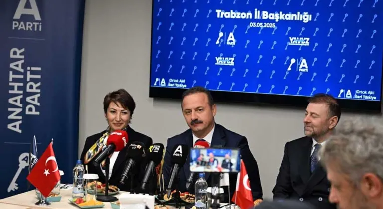 Yavuz Ağıralioğlu’ndan Trabzon’da önemli mesajlar: “Türkiye betonla değil, demir yolu ile kalkınmalı”