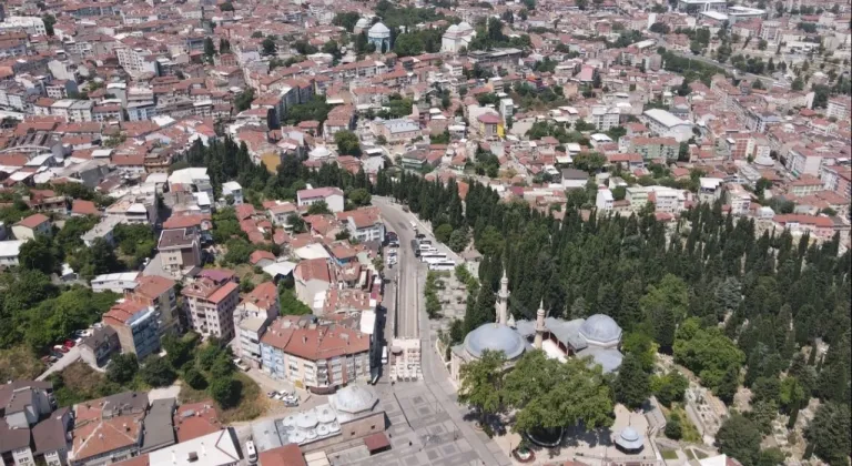 Yeşil’den Emirsultan’a tarihi yolculuk başlıyor